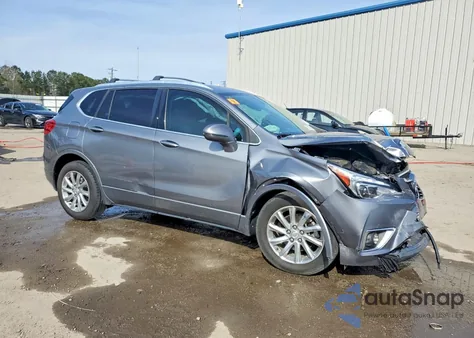 2020 Buick Envision Essence z USA, uszkodzony, nr VIN LRBFXCSA7LD013370